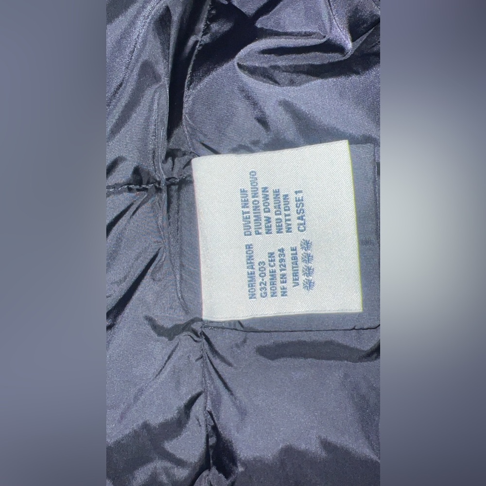 Women Moncler Vest - Picture 7 of 7